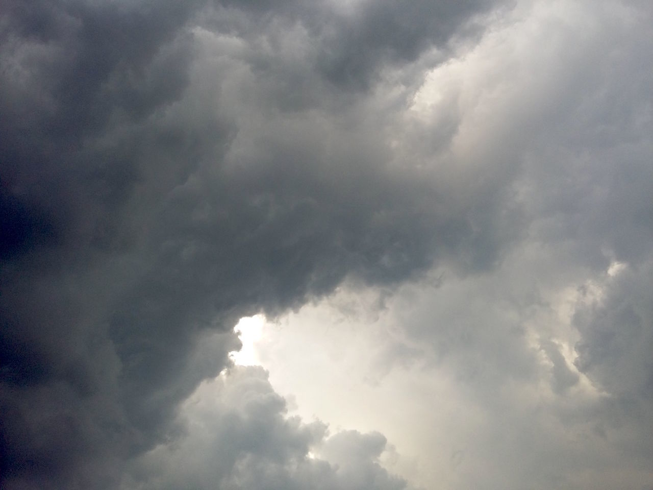 storm clouds. · Hamburg germany 040 clouds Storm clouds gathering clouds and sky Cloudy Cloudy sky Cloudy day Rain Sky rainy day rainy days☔ Gray Sky Unedited The Purist (no edit, no filter) playing tag